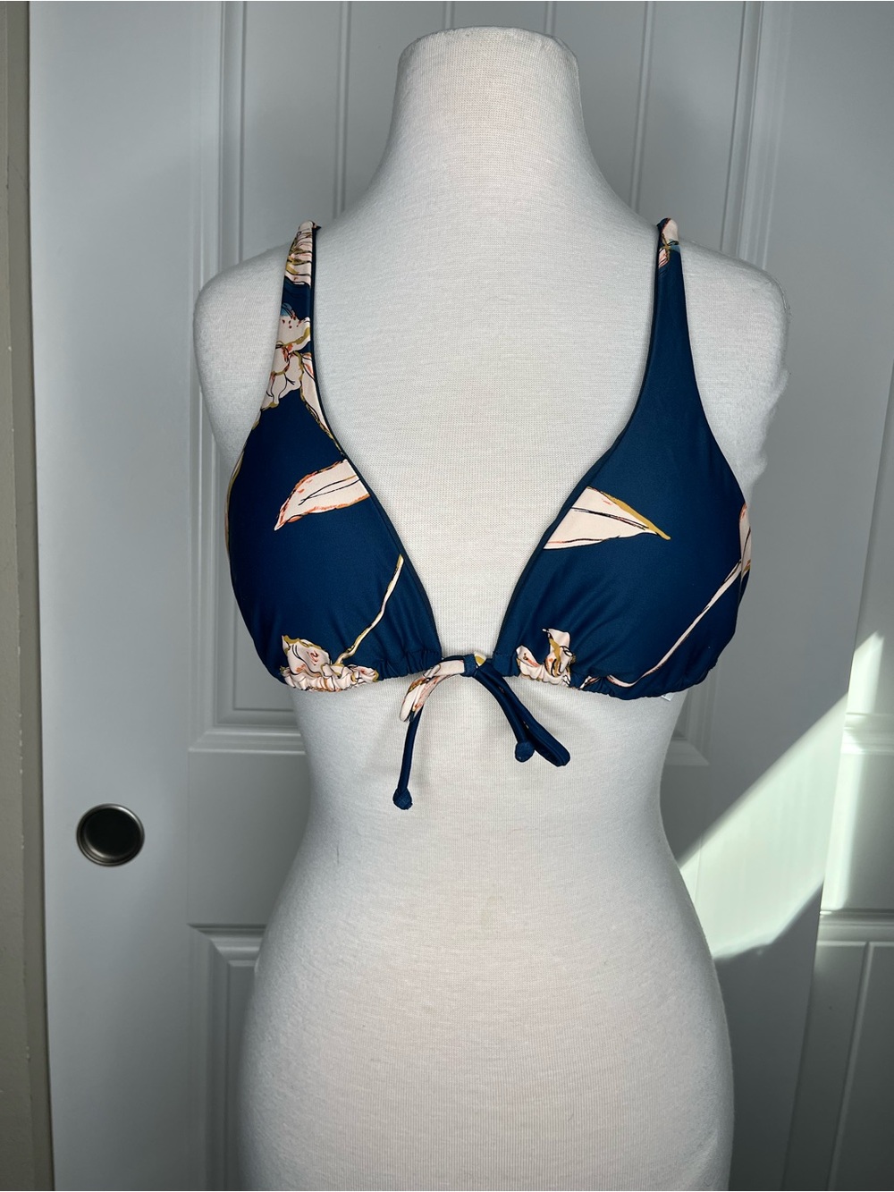 O’Neill Emerson Tall Bikini Top Floral Navy Blue Womens Size Small Beach Swim